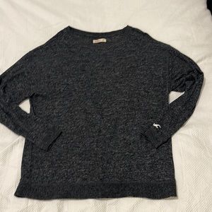 Hollister Oversized Heathered Crewneck in Women’s Medium